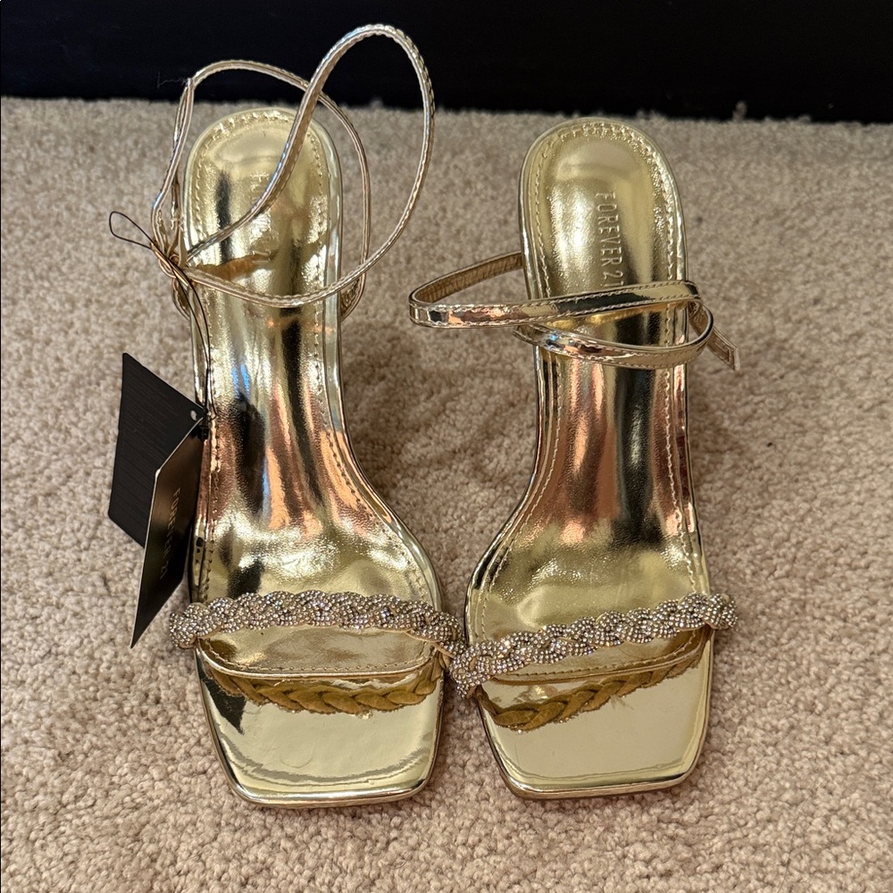 Forever 21 Metallic Gold Rhinestone Evening heels Size 7 NWT New Years